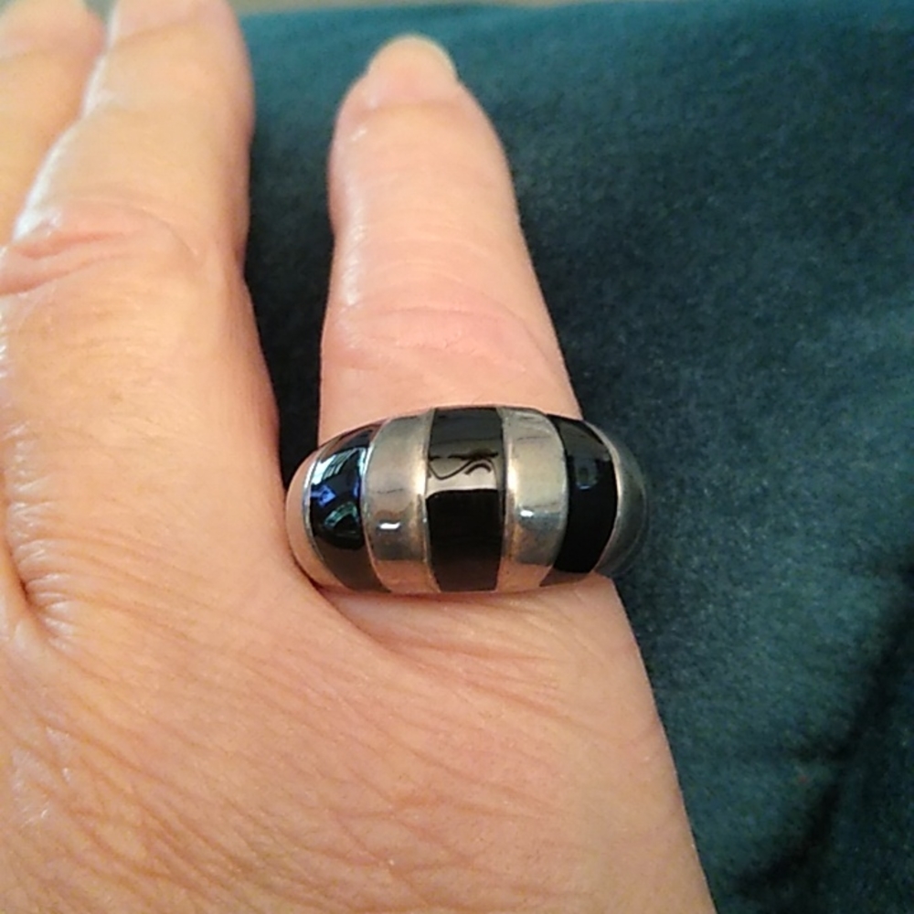 Womens Vintage sterling silver and black enamel ring
